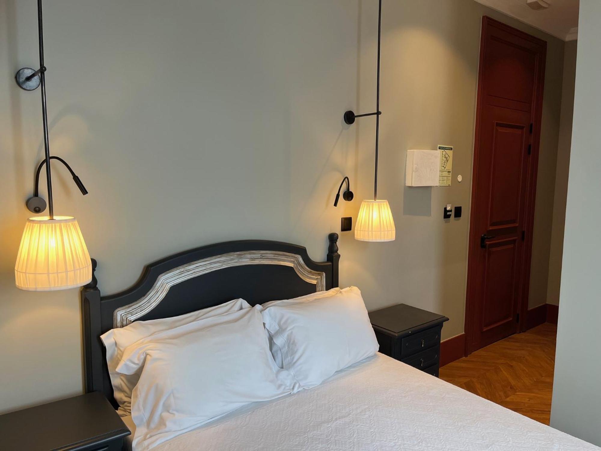 Pensao Londres Hotel Lisbon Exterior photo