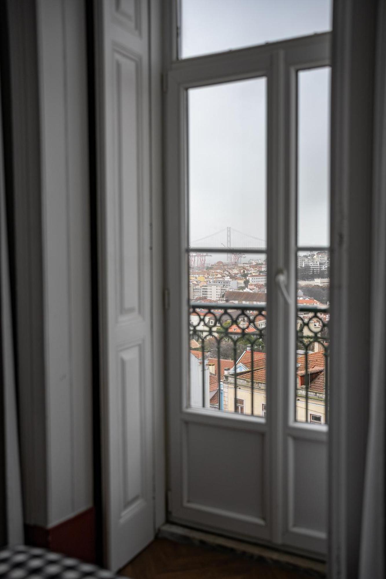 Pensao Londres Hotel Lisbon Exterior photo